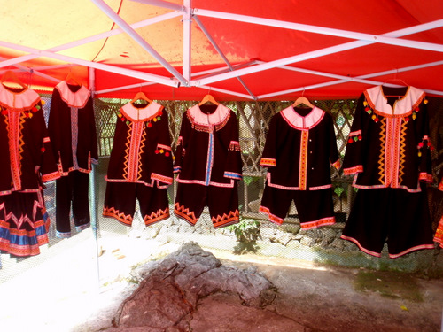 Yao dress wear.
